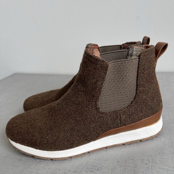 B.ø.c Born Kara Chelsea Ankle Boots Women's 8 M Brown Wool Booties S0772 - Picture 1 of 11